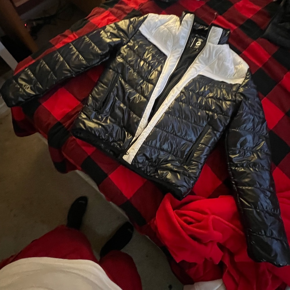 hoodless puffer jacket
